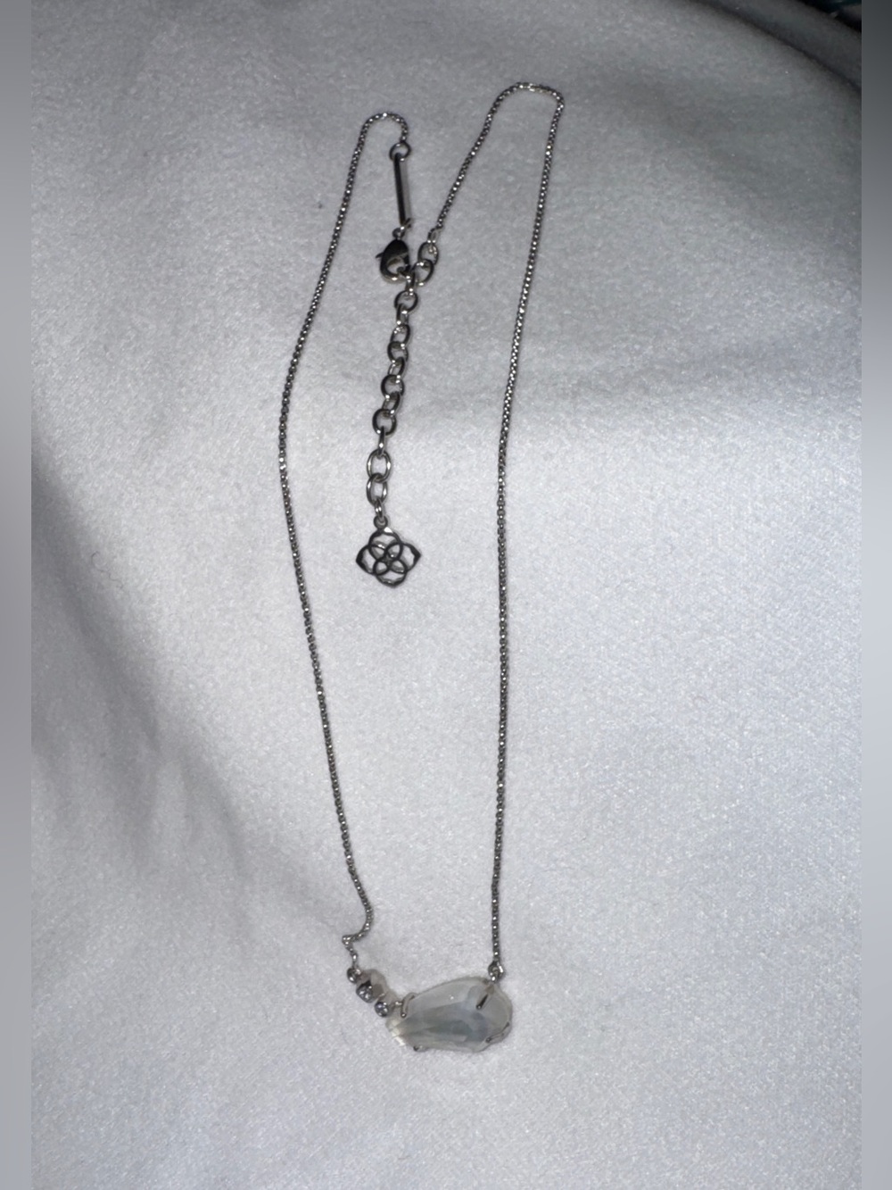 Kendra Scott Barbara pendant necklace